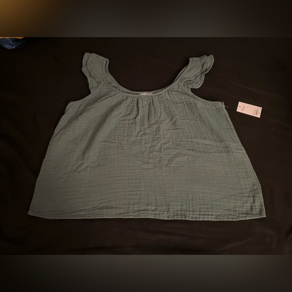 Women’s Sonoma double ruffle lightweight tank in size xxl